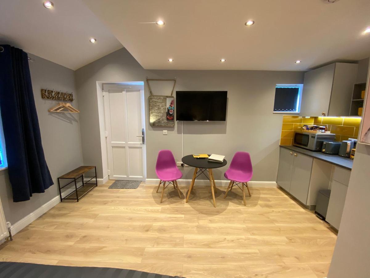 Modern Luxury 1 Bed Apartment With Parking Near Stansted Airport Stansted Mountfitchet Exterior photo