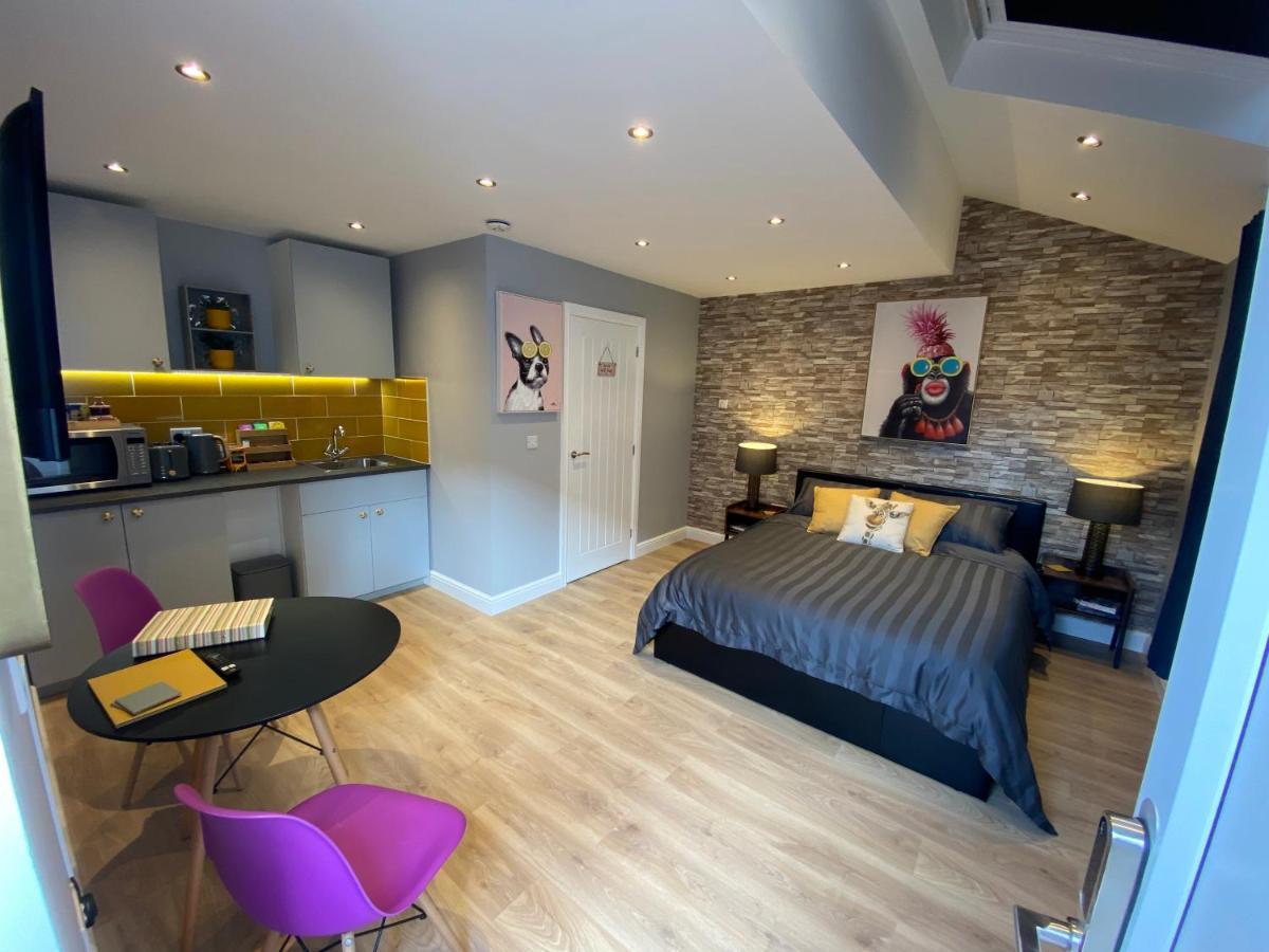 Modern Luxury 1 Bed Apartment With Parking Near Stansted Airport Stansted Mountfitchet Exterior photo